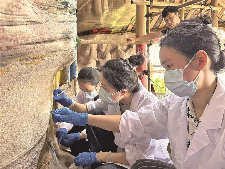 保護(hù)好那些散落鄉(xiāng)野的千年石窟