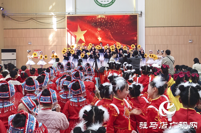駐馬店市第三十三小學(xué)舉辦社團美育成果展演