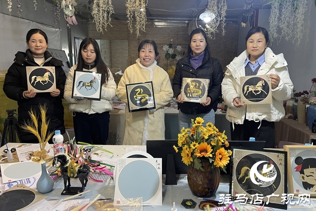 麥稈畫(huà)DIY體驗(yàn)讓非遺文化“活”起來(lái)