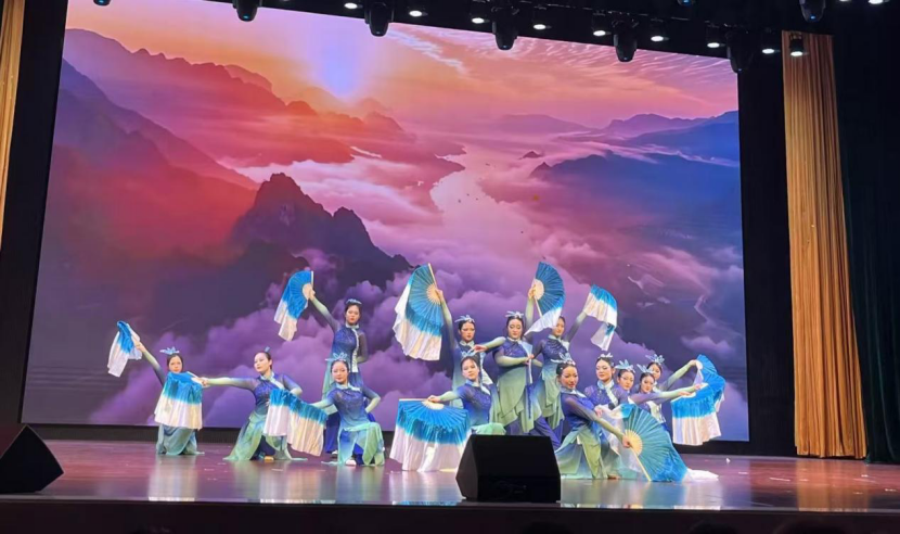 駐馬店幼兒師范高等專科學校五年制大專部迎新春晚會暨教學成果匯報演出圓滿舉行