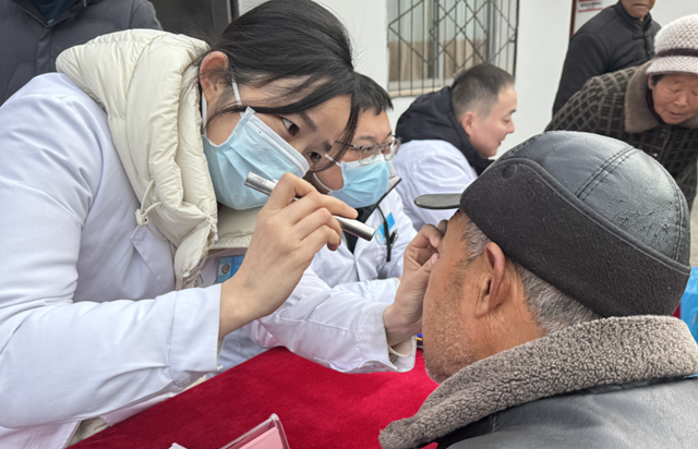 軍民魚水情 健康暖人心——駐馬店市第二中醫(yī)院深入驛城區(qū)老河鄉(xiāng)老關(guān)莊村開展愛心義診活動