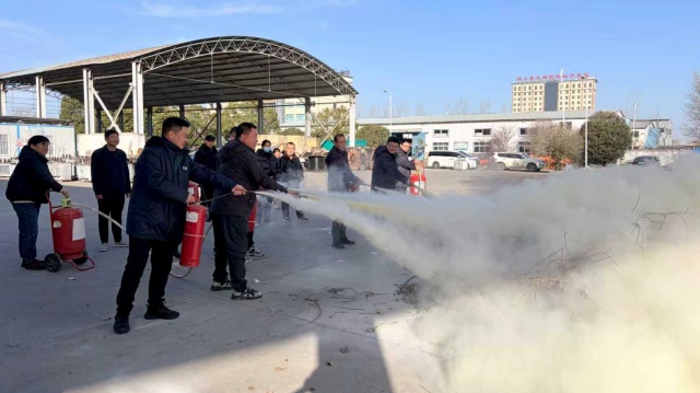 國(guó)網(wǎng)確山縣供電公司：開(kāi)展消防應(yīng)急演練 筑牢安全防線