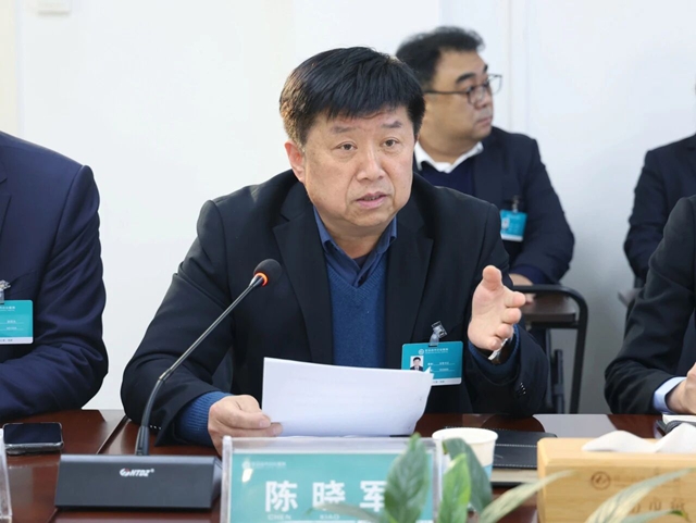 中組部、團(tuán)中央“博士服務(wù)團(tuán)”成員劉曉鵬博士掛職駐馬店市中心醫(yī)院