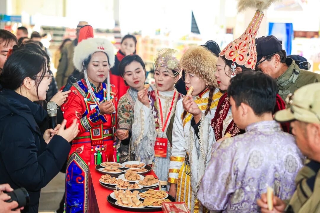 駝鈴與汽笛共鳴！鄭州上演絲路“古今同框”