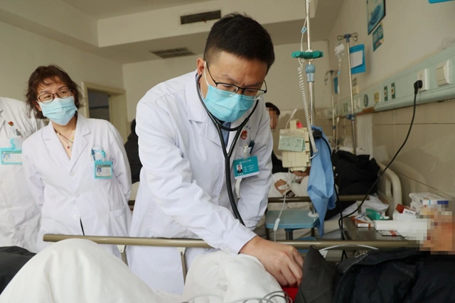 &ldquo;強(qiáng)基賦能 健康同行&rdquo;駐馬店市中心醫(yī)院專家團(tuán)走進(jìn)遂平縣人民醫(yī)院