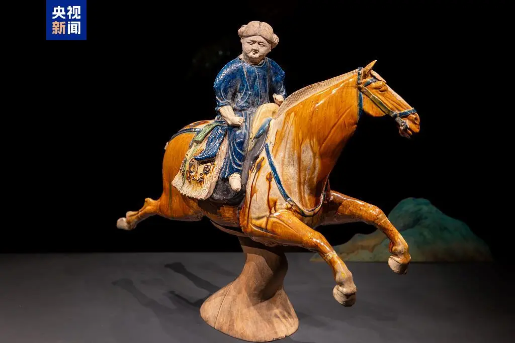 文博日歷丨陶罐也講究“穿搭” 來(lái)自大唐的陶藝美學(xué)