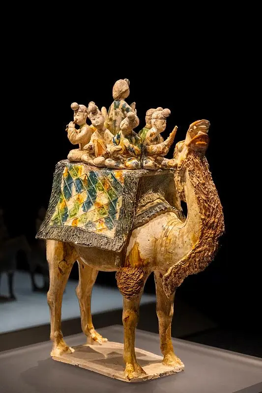 文博日歷丨陶罐也講究“穿搭” 來(lái)自大唐的陶藝美學(xué)